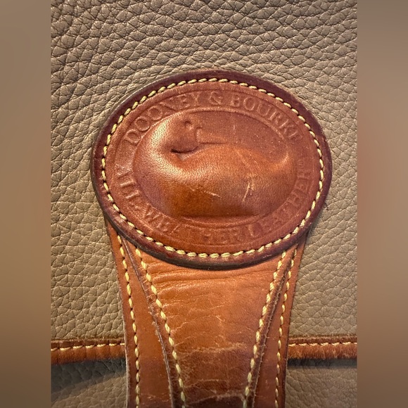 Dooney & Bourke Vintage Leather Crossbody Gray Brown Leather Essex Purse - Picture 5 of 10